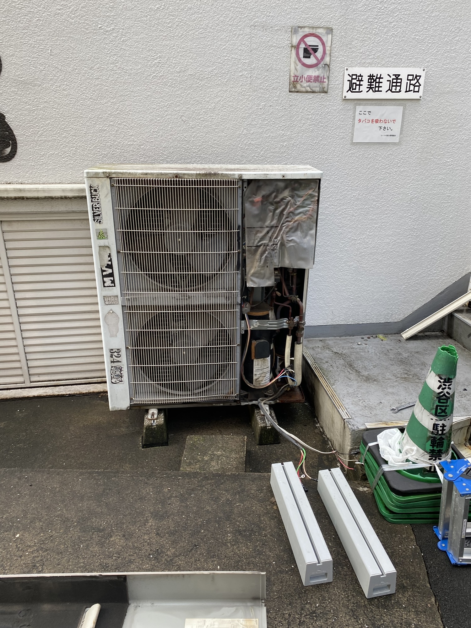 代官山の美容室で使用されていた三菱電機の既設室外機