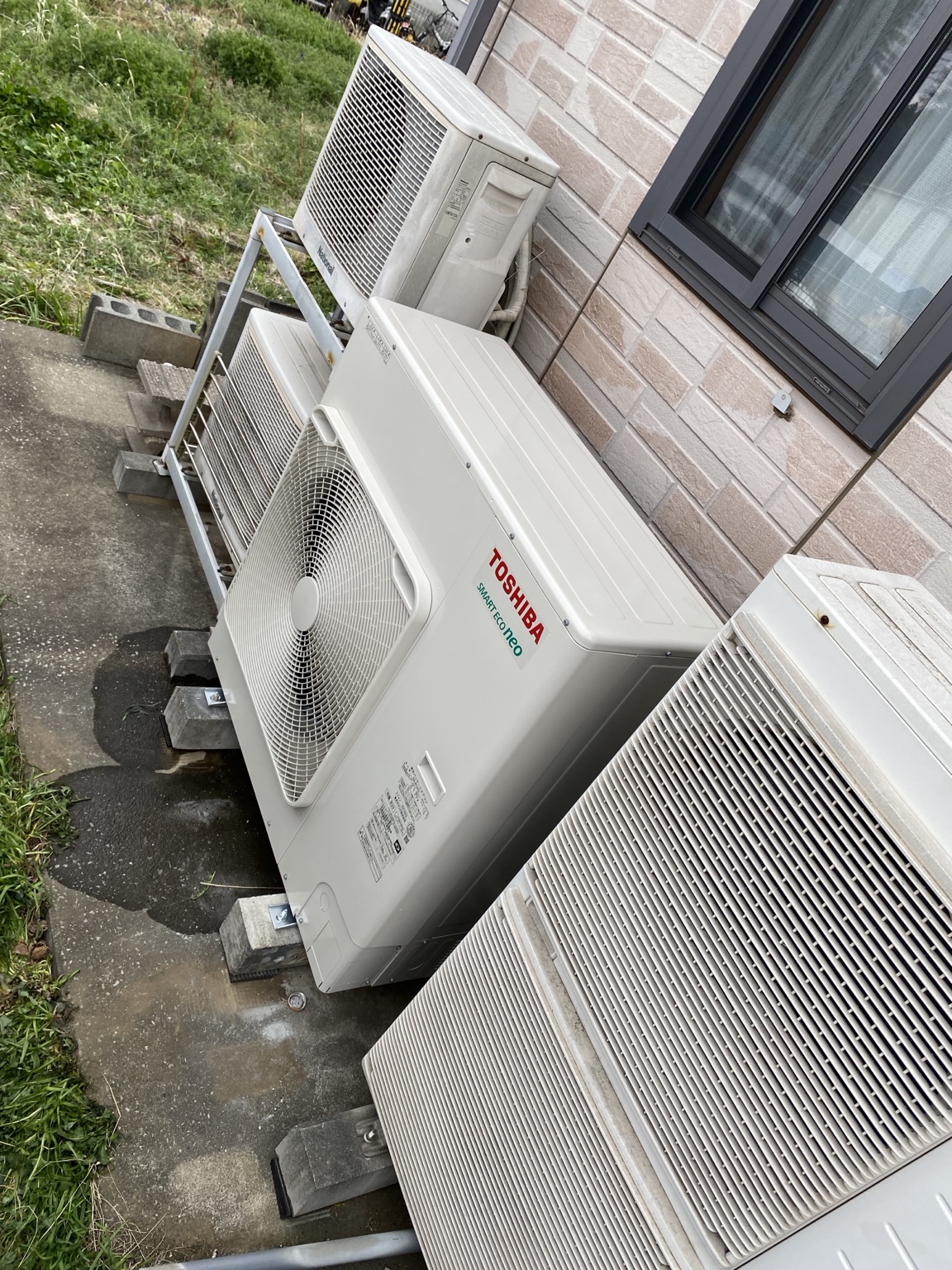 目黒区のグループホームで更新した業務用エアコンの室外機
